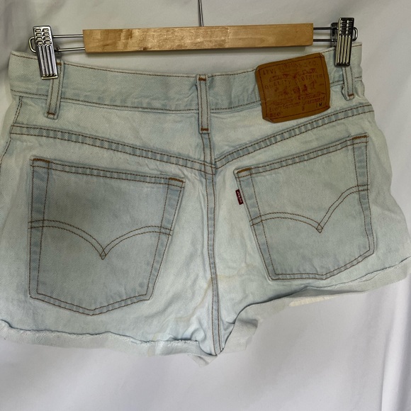 Levi’s Distressed Denim Shorts - Picture 2 of 6